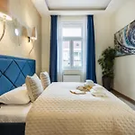 Luxe 3bed 3bath With Balcony & Views By Newyork Cafe Apartmán *