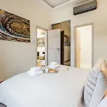 Luxe 3bed 3bath With Balcony & Views By Newyork Cafe Apartmán