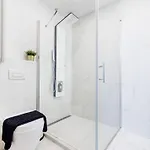 Luxe 3bed 3bath With Balcony & Views By Newyork Cafe Budapešť