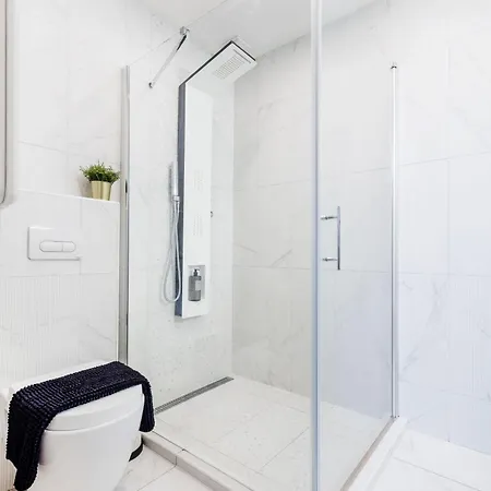 Luxe 3bed 3bath With Balcony & Views By Newyork Cafe 布达佩斯
