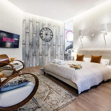 Luxe 3bed 3bath With Balcony & Views By Newyork Cafe 公寓