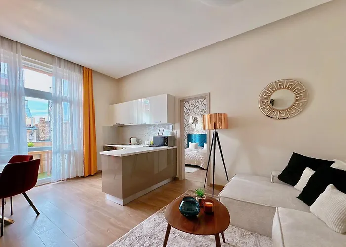 Luxe 3bed 3bath With Balcony & Views By Newyork Cafe Apartament Budapesta