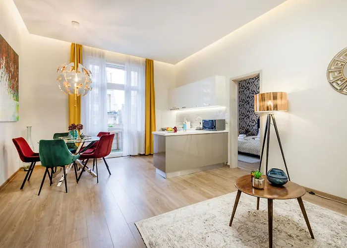 Luxe 3bed 3bath With Balcony & Views By Newyork Cafe Apartament