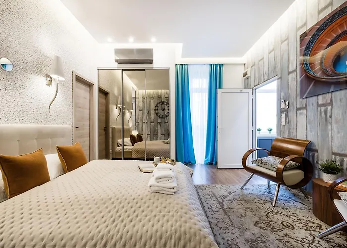 Luxe 3bed 3bath With Balcony & Views By Newyork Cafe Apartament